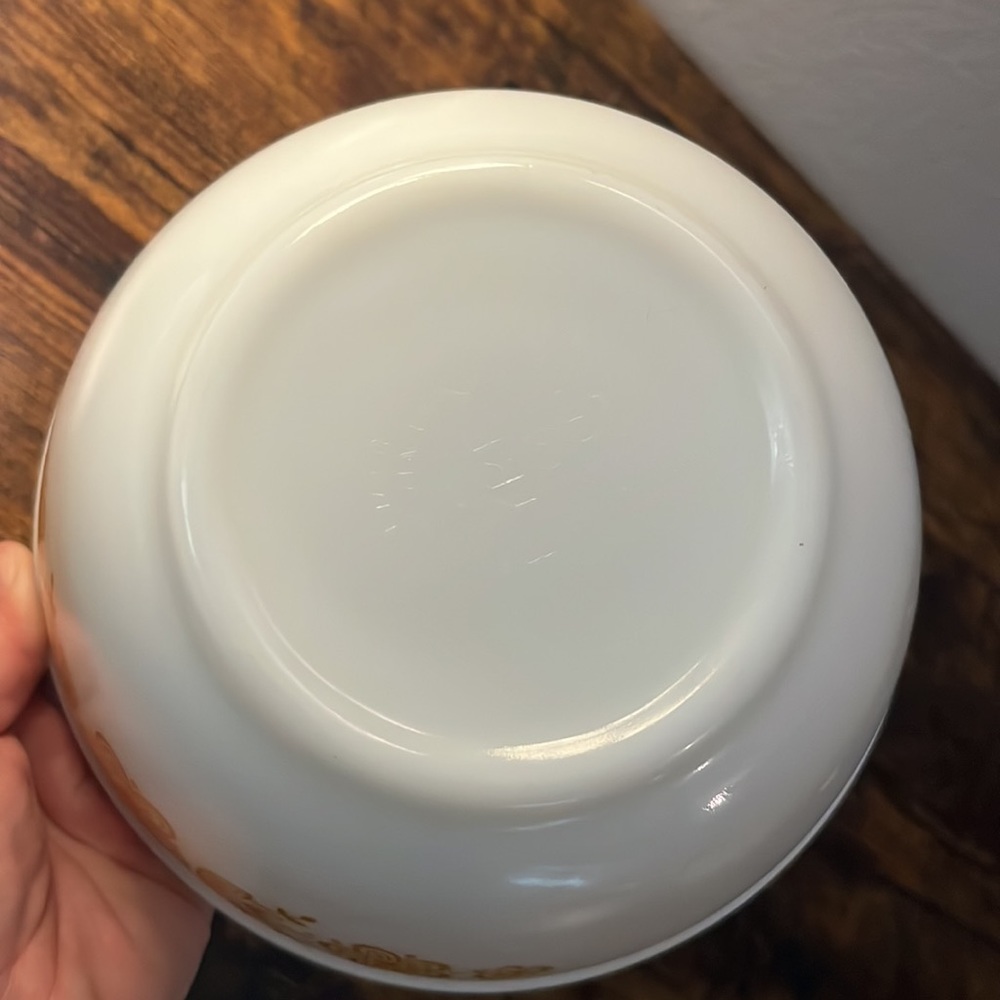 VINTAGE Pyrex 402 Butterfly Gold WHITE 1.5 quart mixing serving bowl USA CORNING - Picture 8 of 9